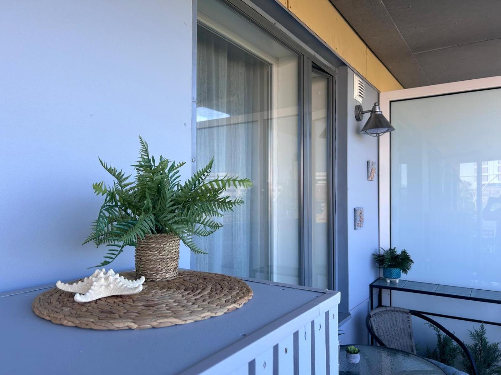 Stella'S Apartment - City Center - Free Secure Parking - Big Sun Terrace - Air Conditioning - Wifi - Tram To The Tallinn Bus Station And Old Town Exterior photo