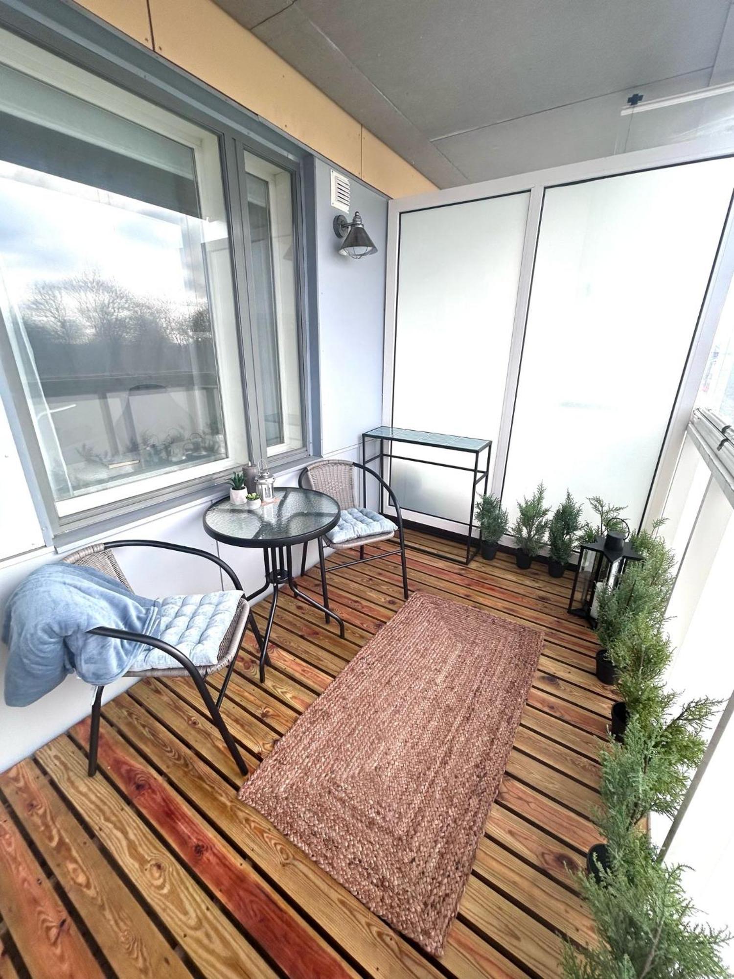 Stella'S Apartment - City Center - Free Secure Parking - Big Sun Terrace - Air Conditioning - Wifi - Tram To The Tallinn Bus Station And Old Town Exterior photo
