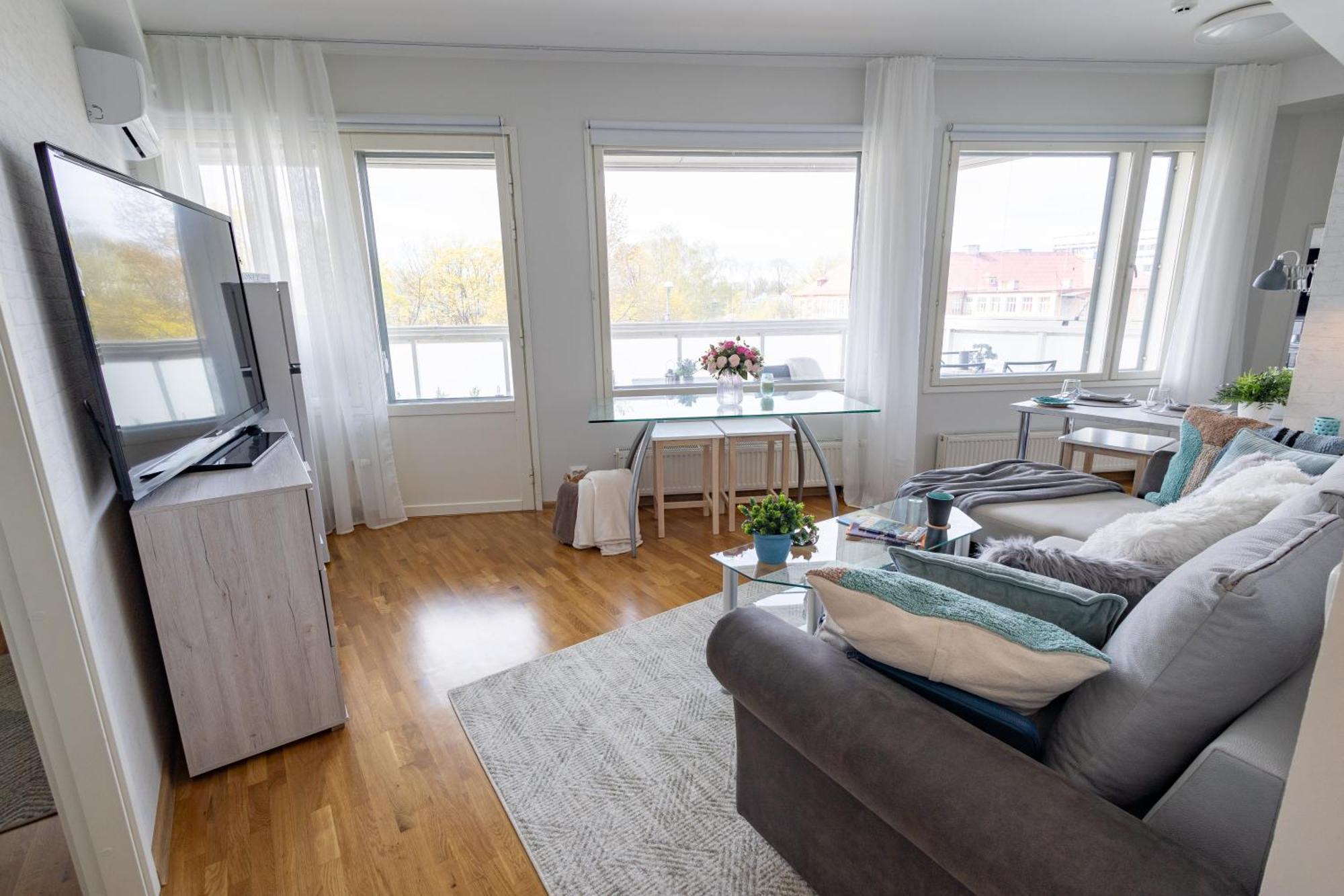 Stella'S Apartment - City Center - Free Secure Parking - Big Sun Terrace - Air Conditioning - Wifi - Tram To The Tallinn Bus Station And Old Town Exterior photo